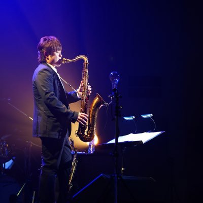 仙台出身のサックスプレイヤー熊谷駿です。
🎓バークリー音大卒→ニューイングランド音楽院修士課程修了(MM取得)🎷演奏活動を中心に国内外で活動中。📸活動の様子を発信中!
⭐️取材・出演ご依頼等はこちらのメールより📩 info@bopwind.com