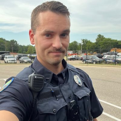 Christian, husband, father, conservative, police officer. Avid reader, thinker, and pipe smoker. Love UFC, movies, music, and working out.