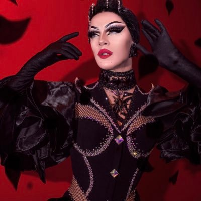 Your charming Italian dancing diva! 💃 Finalist on #DragRaceItalia Season 2. 🏁 Drag Queen resident for #ComingOut, #CosmaMykonos and #Giam! 👠