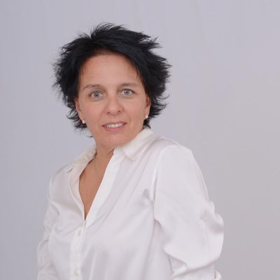 Directora de la Agencia Nacional de Desarrollo @ANDEUruguay . Mamá de Sol y Abril. Contadora, frenteamplista, salteña.