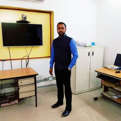 Singh_Rk7888's profile picture. कुछ चीजों को वहीं छोड़ जाना बेहतर है, जहाँ से तुम्हें आगे बढ़ना हो...!!!☘️☘️☘️