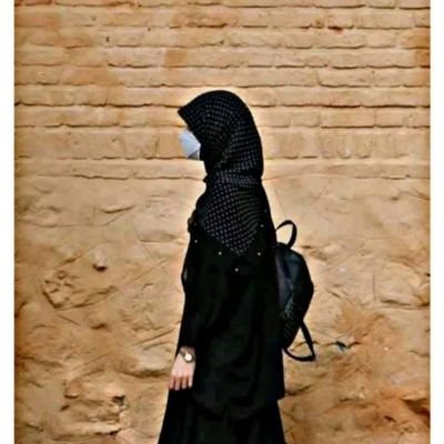 Aymah11640's profile picture. چون‌به‌تو‌آرم‌پنآه، اَمن‌واَمانی‌مرا ...🫴🏻/
دختری از خانواده ماه🌙/
کرمانج تبار🌱/
در حال تکامل هدفها ...👩🏻‍🎓📚