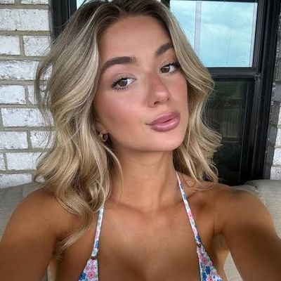 Charlotte_g1rl's profile picture. Attractive, clever, and witty (18+). 
💙 DM me for some fun, sexting, and meet-ups. Reach out on Telegram for a faster response 👇👇👇.