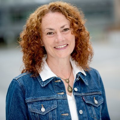 ✨Every Cool Brand Needs a Good Earworm. 🎯Marketing + Advertising Business Brainstorms. 🎙️Brand Copywriter and Voiceover too!
📧 hello@kerryleevoiceover.com