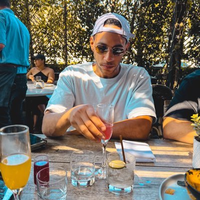 LongLiveFran's profile picture. 