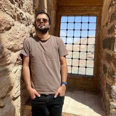 Yüskek Riksli Haimlelik ve NTS Uzmanı. damar damar üstüne binmiş,acilen sezaryene almalıyızz.. Ayrıca da; şarap meşkin içkisidir,mezesi de bir çift dudaktır..😃