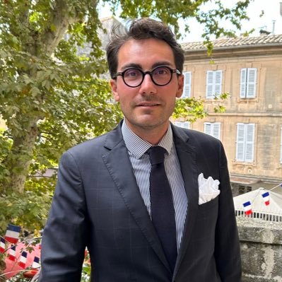 📍Maire Adjoint
📍Conseiller communautaire
📍Membre du bureau national de @laFNCC
📍Vice-président du Conservatoire de Musique du Pays d'Arles 🇪🇺🇫🇷 #Culture