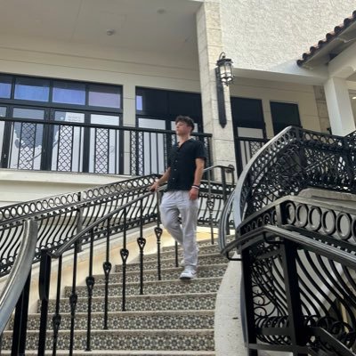 Zachh_17's profile picture. 21
