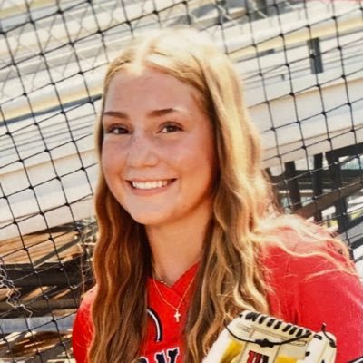 SophiaHolcomb28's profile picture. 