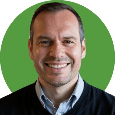 🚀 Fractional CMO. Growth Marketing. I help B2B startup founders generate leads and accelerate pipeline. Ask me how.