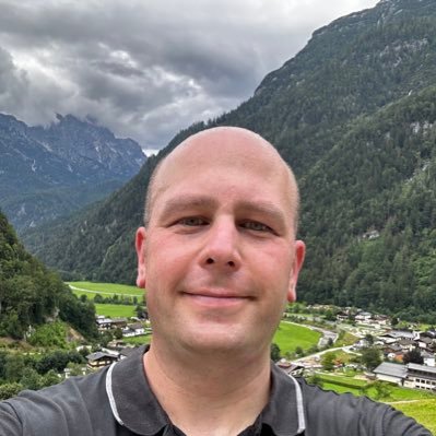 nicomolitor's profile picture. Beruflich bei @zellvitalstoffe, hier privat. Twittere unregelmäßig - aber ich arbeite daran. Manchmal.