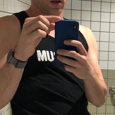 38 yo male Melbourne , Australia. Looking for random NSA. Love many types.
