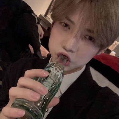 ♡¸.•*' multi stan but ult ateez🤍 '*•.¸♡ I saw ateez 8/10😭