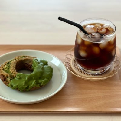 暮らしもお料理もシンプルが好き。捨て活と手仕事が趣味。元汚部屋出身の夫×元マキシマリストの妻で、身軽で快適な生活を目指しています。|お家時間|料理|読書|資産形成|音楽|無添加|ミニマリストブログ運営中