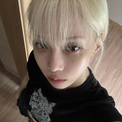 loewe_kim's profile picture. 