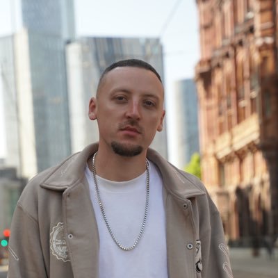 🐝 Actor/music addict - Represented by Red Door Management - mail@the-reddoor.co.uk / markabeswick@outlook.com / https://t.co/ZcmZvEgFws 🐝