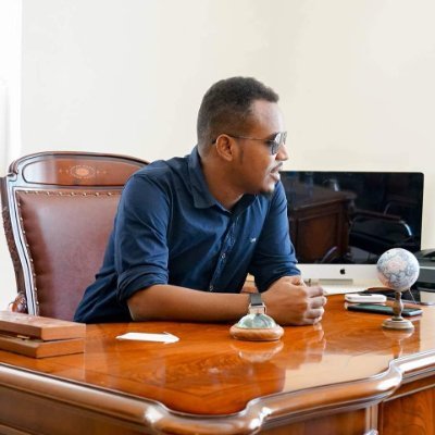 Freelance journalist and documentary maker with a keen interest in Somali history, culture and music.
