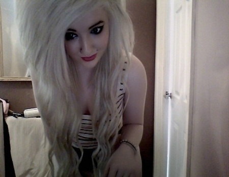 I follow backk!:D
