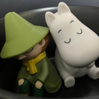 ムーミン新参。ムーミンとスナフキンの関係性が好き。人外&人型の組み合わせみたいのが好きかも。ヨクサルも好き。なんでも見ますがReSo/レゾ派です。お絵描き練習中。リンク先よりリクエスト募集中。これでも成人済… 茶飯事垢→ @Dientures