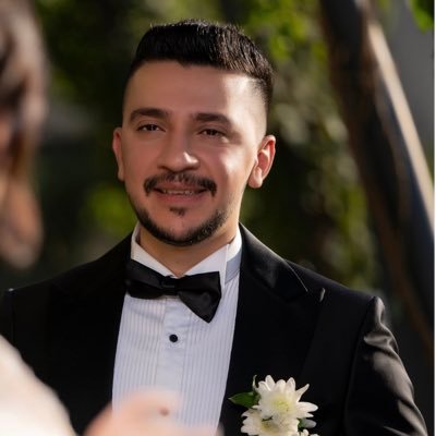 Ali Kareem, Accountant, Blogger, iPhone Error Fixer Since 2010.