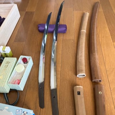 g_higonokami's profile picture. 株式投資、骨董品収集、たまにコンカフェについて語ります。30代のかわいそうな独身のおっさんです。最近は古銭関係の投稿が多めです。