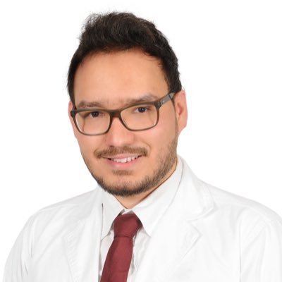 Neurosurgery resident.. طبيب مقيم في تخصص جراحة المخ والأعصاب.. #MANU.. #ittihad.. snapchat: bukhari_911