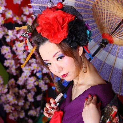 板橋のお笑いが大好きで、推しのポストと告知が見たくてアカウント作成。ずっと応援する。でも、Xは初心者🔰なので使い方わからない。