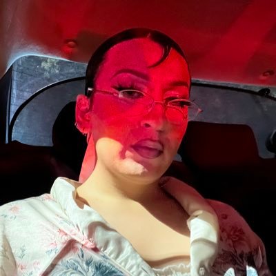 rvbyknight's profile picture. bravely screaming into the abyss