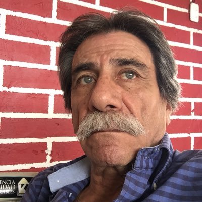 Quiteño, Libre y de Buenas Costumbres, hincha de LDU,con el ❤️ a la Izquierda, Ateo pero con Lux.