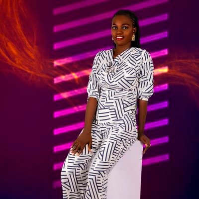 OAyomide0099947's profile picture. SocialEarning username: onileowo