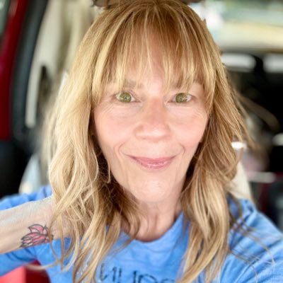 marci4heart's profile picture. Analytical Yogini, Liberal Dem, Army Brat, and Shameless Glam'ma