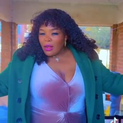 spread love 💕 love you all dms always open for you....madethicksfricanbaddestb.