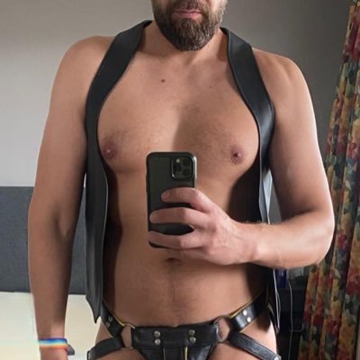 pig_woof's profile picture. Kinky fetish pig 🐷. Piss, feet, armpits, ass play, stink…posting my filthy content and RTs that makes me horny. married to @pigcubkink DMs are open.