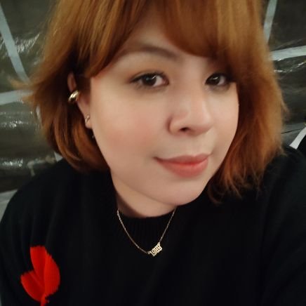 Mamá 👩👦
Fan de la 🍺⚾🎬🎵
siempre olvidó mi bolsa ecológica ♻️
Cachanilla 🎺
Amo la comida 😭🥡
Señora de los gatos en construcción 🤡