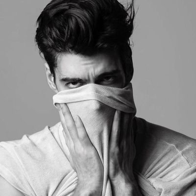 uytre2015's profile picture. A