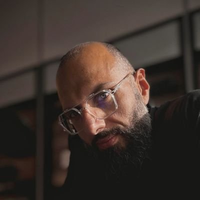 أستمع إليكم، من بين الذين لا يخافون.
مراقبٌ للثقافة والاعلام والفلسفة والإسلام والسياسة - أنظر وأخدم