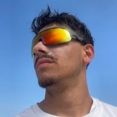 PhotographeTheo's profile picture. • Passionné de météorologie ⛈️ • Aime parcourir les routes pour chasser les orages ⚡️