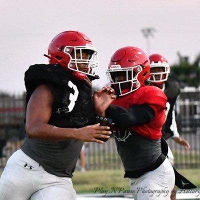 CrawfordTaurean's profile picture. 6’2 265LBS DT/DE #HCLproduct