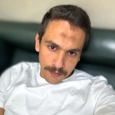 كُن قوياً فالحياة تمُيت الضعيف قهراً