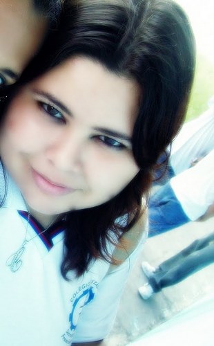 Amiga, companheira, adorável, sincera ... Quer saber mais?
Orkut:  http://t.co/F9WCGl5HXo

Msn: eckhardtcc@hotmail.com