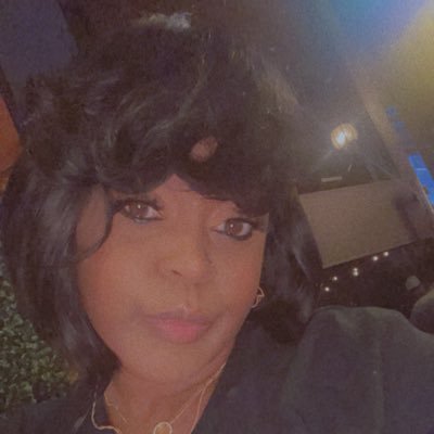 christina kelly | THIRTY-4 yrs old; proud mommy of THREE :) instagram|snapchat|facebook|tiktok @ chrissylashun :)