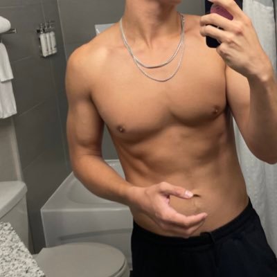 lucaswims's profile picture. welcome to my island