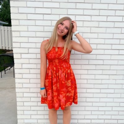 annagrobo4's profile picture. mhs ‘27 | volleyball