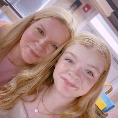 Mother to an amazing daughter. Catholic. Legal Assistant. The beach is my happy place. Romantic at heart. Family is most important.