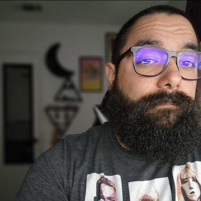 EmeraldFl0wsion's profile picture. So-called person.