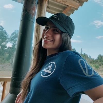 Sou do axé e não nego minha fé🪘📿
Lembre-se, nem sempre quem está ao seu lado está com você ♠︎♥︎