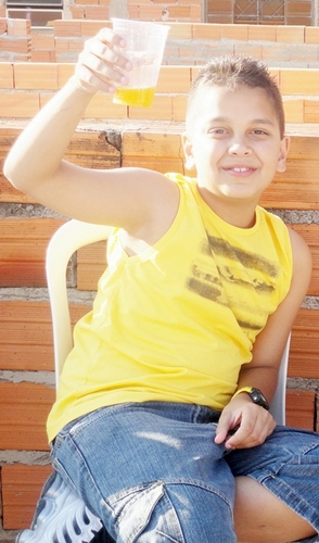 curte bds o/, ama demais a @MaanuBorgees2 tem 12 anos e é isso aê o/