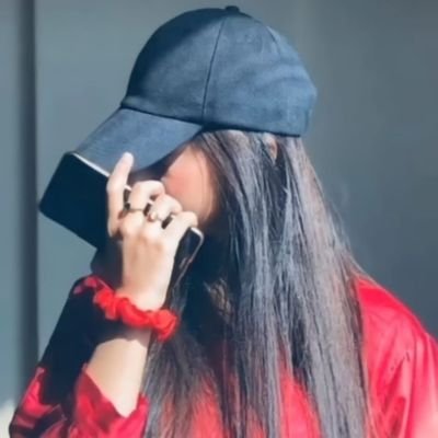 asthaa_01's profile picture. 