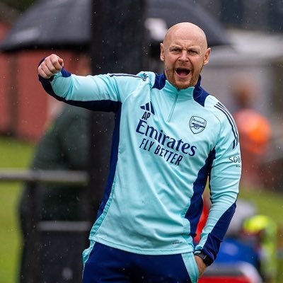 A candle loses no light by lighting another candle. U17 Head Coach/PDP coach @ArsenalAcademy