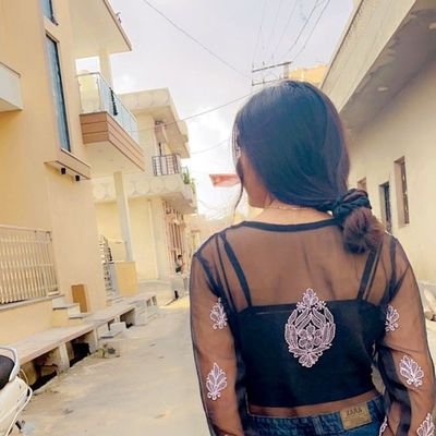 mahichoudh18's profile picture. 